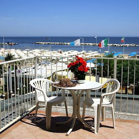 Hotel Excelsior Bellaria-Igea Marina Bagian luar foto