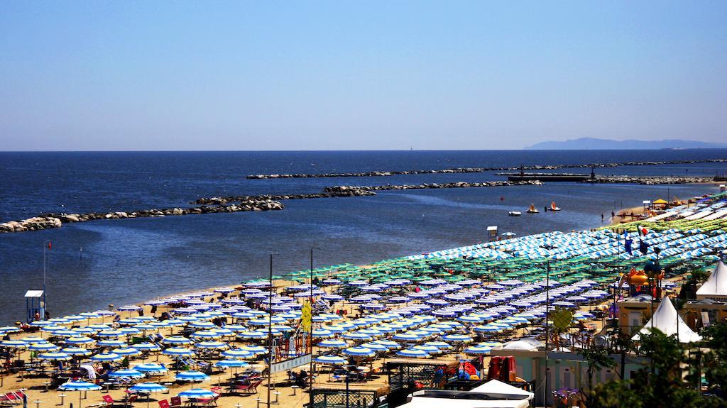 Hotel Excelsior Bellaria-Igea Marina Bagian luar foto
