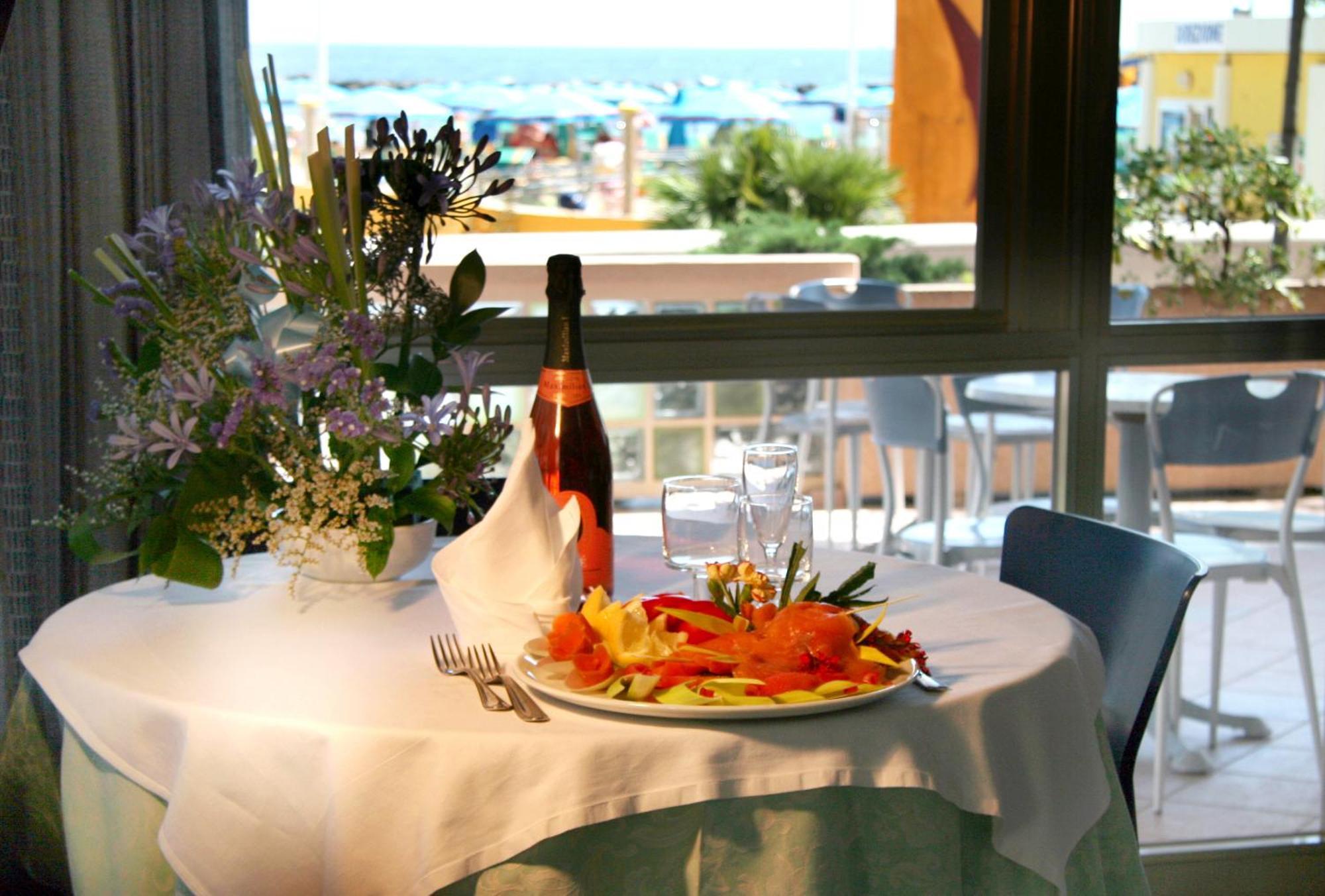 Hotel Excelsior Bellaria-Igea Marina Bagian luar foto